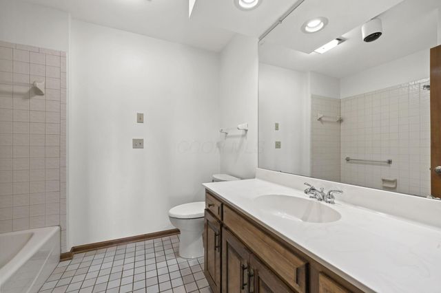 2213 Partlow Drive, Columbus, OH 43220