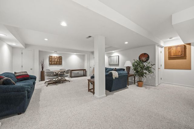 2213 Partlow Drive, Columbus, OH 43220