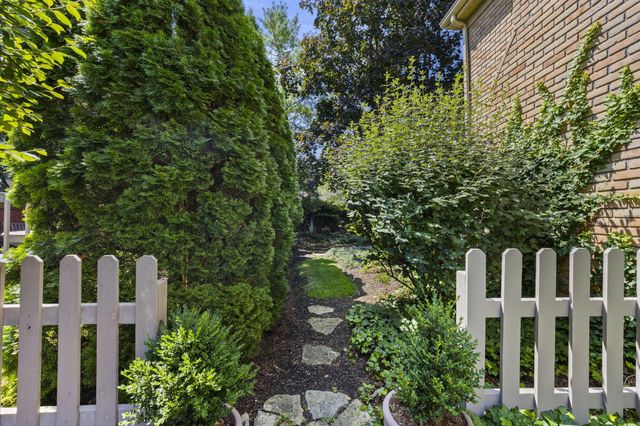 2213 Partlow Drive, Columbus, OH 43220