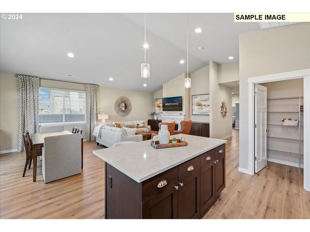 104 N 89TH Ct 247, Ridgefield, WA 98642