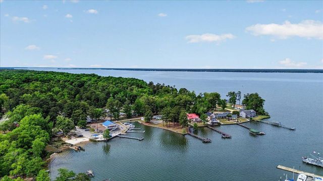 119 State Road S-38-1804, Vance, SC 29163