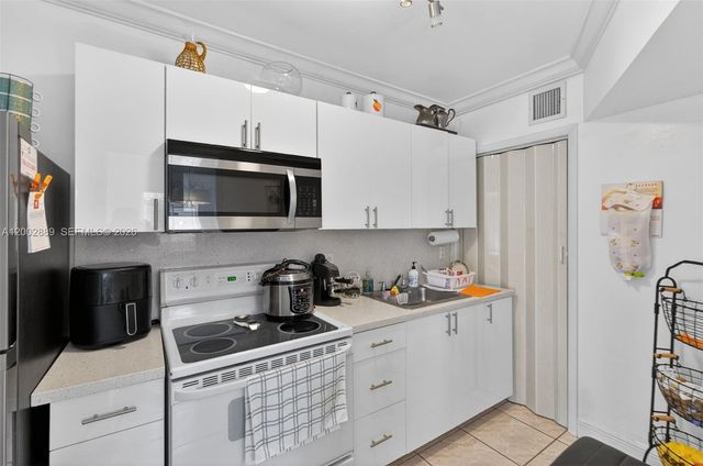 1130-1132 NW 34th Avenue, Miami, FL 33125