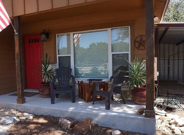 1244 Eastview Dr, Canyon Lake, TX 78133