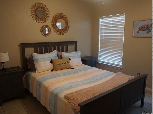 1244 Eastview Dr, Canyon Lake, TX 78133