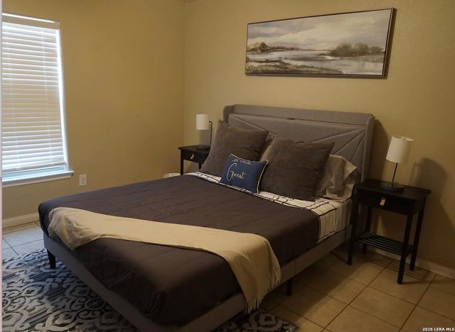 1244 Eastview Dr, Canyon Lake, TX 78133