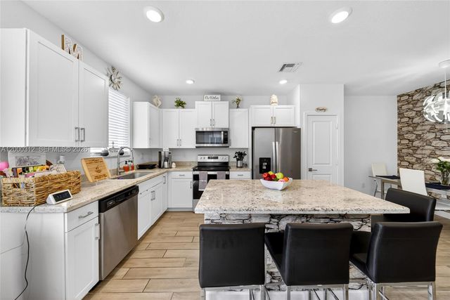2440 SE 10th Court, Homestead, FL 33035
