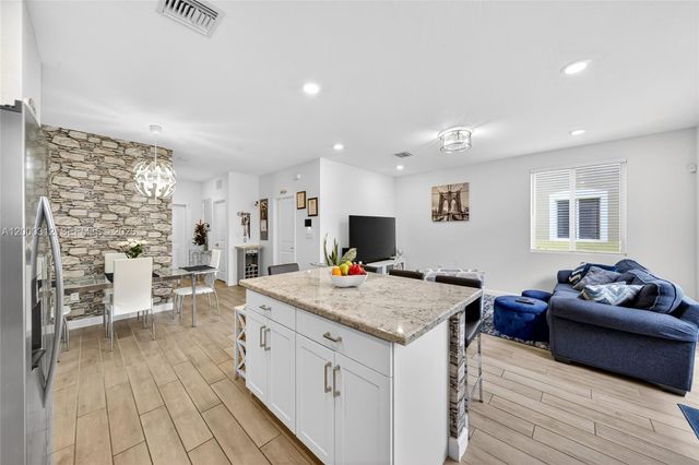 2440 SE 10th Court, Homestead, FL 33035