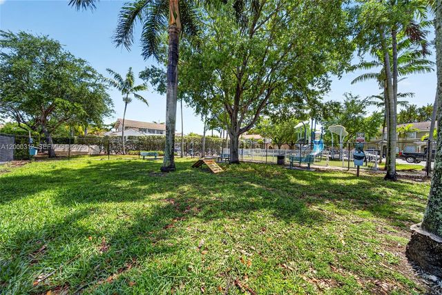 2440 SE 10th Court, Homestead, FL 33035