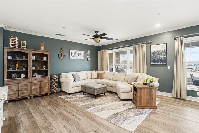 917 W Savidge Street 38, Spring Lake, MI 49456