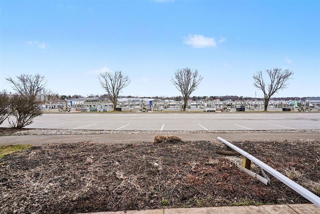 917 W Savidge Street 38, Spring Lake, MI 49456