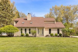 32290 Orchard Park Drive, Avon Lake, OH 44012