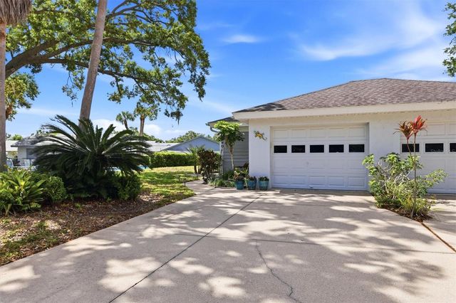 6401 APPROACH ROAD 32, Sarasota, FL 34238