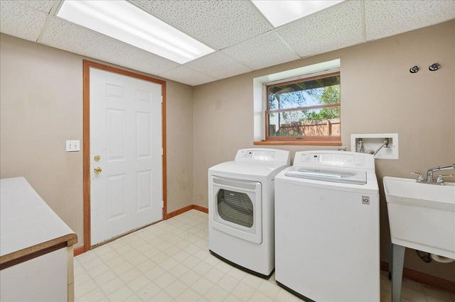 1809 Peachtree Drive, Valparaiso, IN 46383