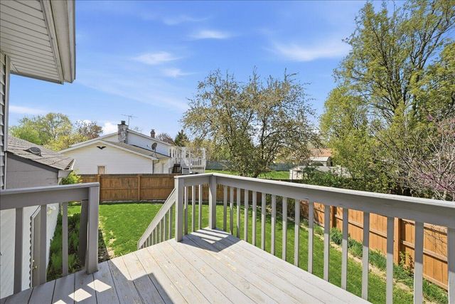 1809 Peachtree Drive, Valparaiso, IN 46383