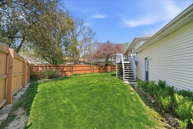 1809 Peachtree Drive, Valparaiso, IN 46383