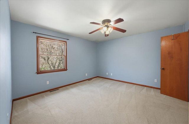 1809 Peachtree Drive, Valparaiso, IN 46383