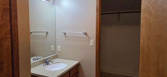 705 Elm Court SW, Demotte, IN 46310