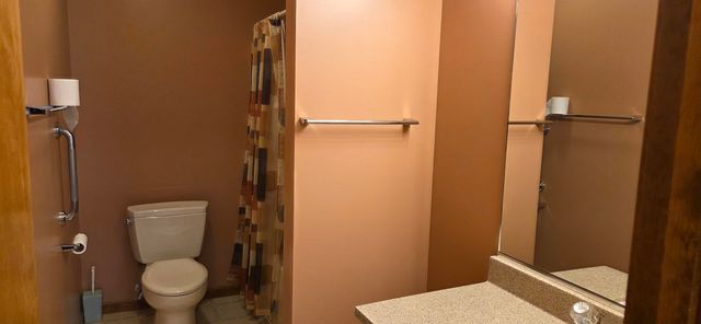 705 Elm Court SW, Demotte, IN 46310