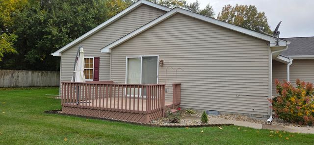 705 Elm Court SW, Demotte, IN 46310