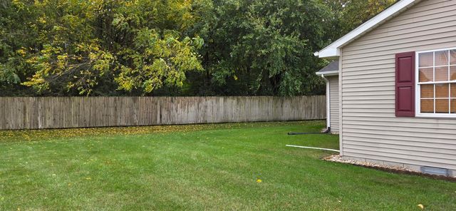 705 Elm Court SW, Demotte, IN 46310