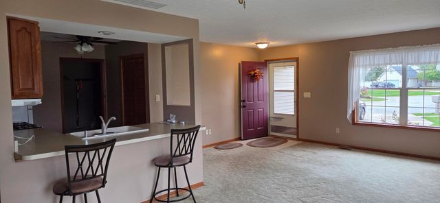 705 Elm Court SW, Demotte, IN 46310