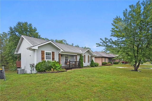 617 Lodwick Lane, Excelsior Springs, MO 64024