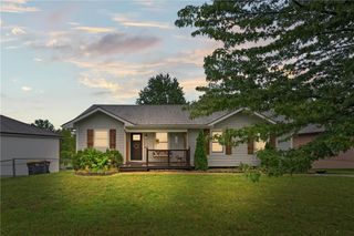 617 Lodwick Lane, Excelsior Springs, MO 64024