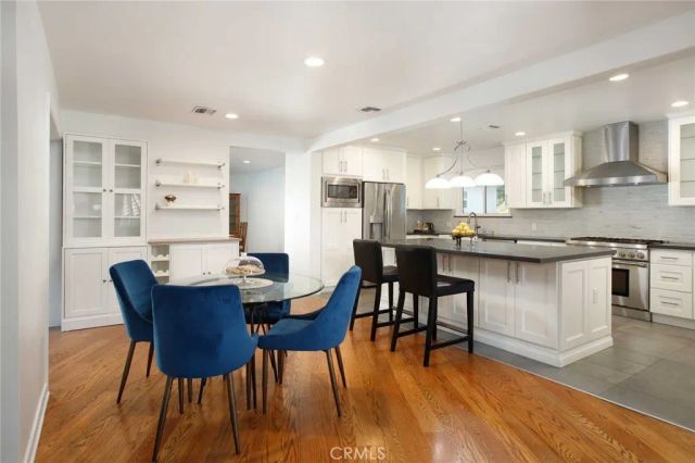 5127 Solliden Lane, La Canada Flintridge, CA 91011
