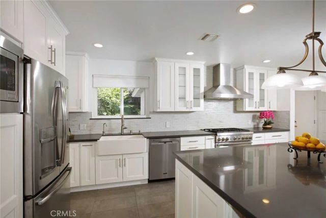 5127 Solliden Lane, La Canada Flintridge, CA 91011
