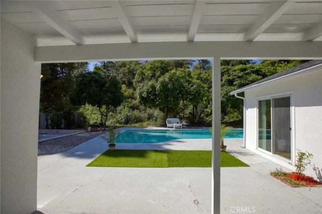 5127 Solliden Lane, La Canada Flintridge, CA 91011