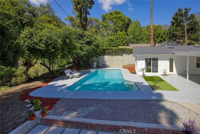 5127 Solliden Lane, La Canada Flintridge, CA 91011