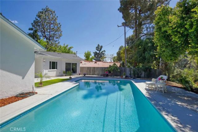 5127 Solliden Lane, La Canada Flintridge, CA 91011