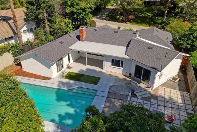 5127 Solliden Lane, La Canada Flintridge, CA 91011