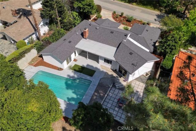 5127 Solliden Lane, La Canada Flintridge, CA 91011