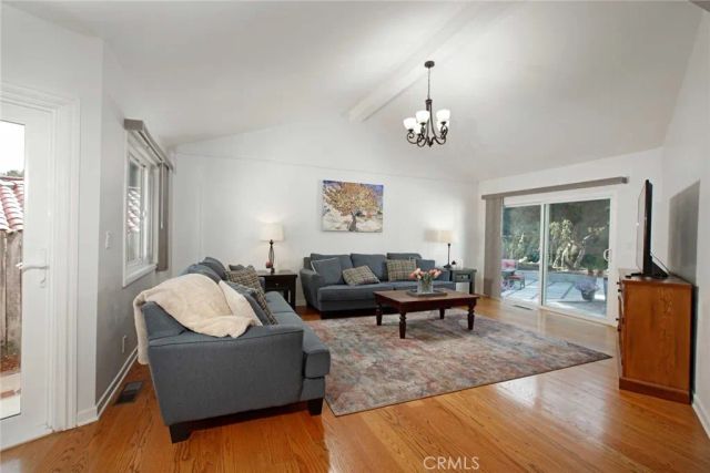5127 Solliden Lane, La Canada Flintridge, CA 91011