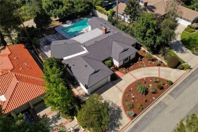 5127 Solliden Lane, La Canada Flintridge, CA 91011