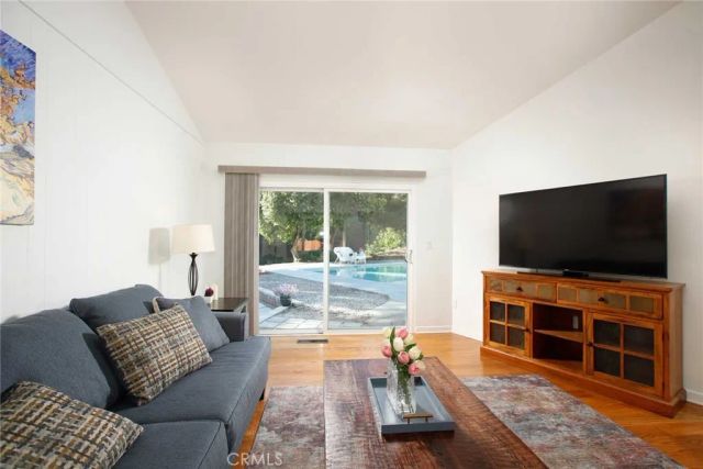 5127 Solliden Lane, La Canada Flintridge, CA 91011