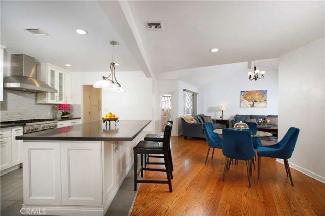 5127 Solliden Lane, La Canada Flintridge, CA 91011