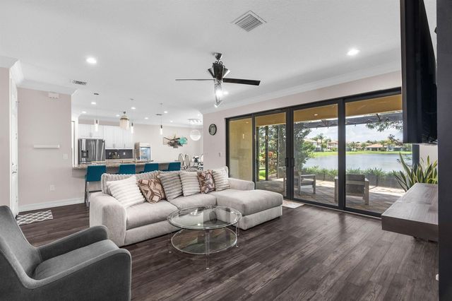 8095 Baltic Amber, Delray Beach, FL 33446