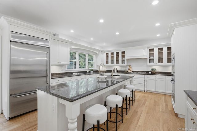 17 Nadworny Lane, Stony Brook, NY 11790