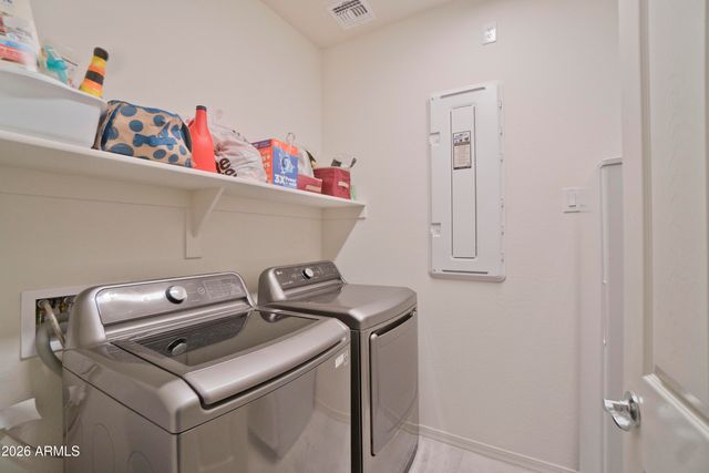 8433 S 70TH Drive, Laveen, AZ 85339