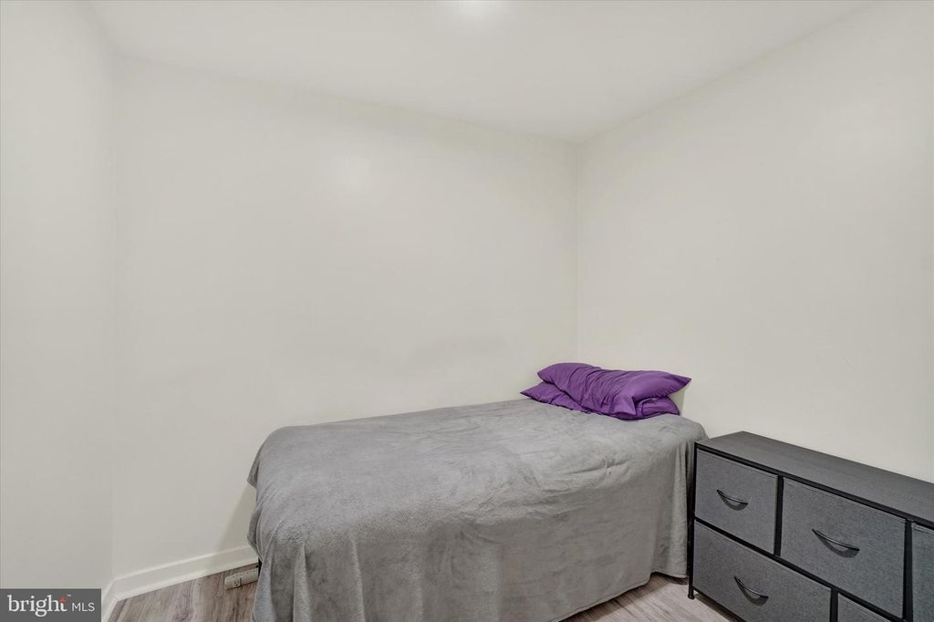 Image 13 of property listing at 152 SYLVAN DR, York, PA 17402