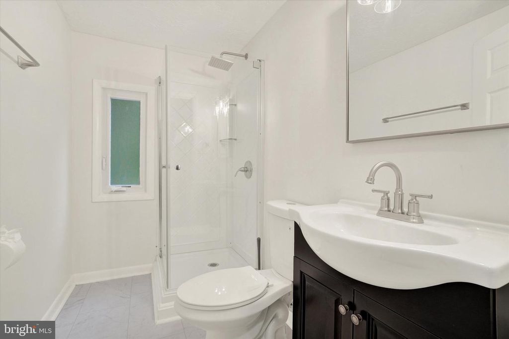 Image 16 of property listing at 152 SYLVAN DR, York, PA 17402