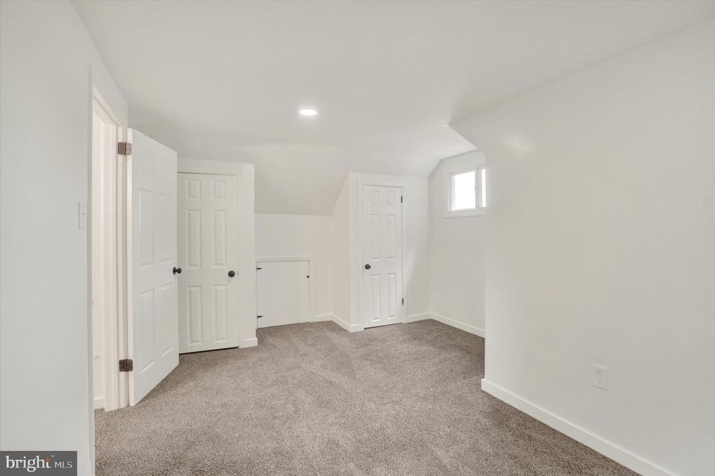 Image 18 of property listing at 152 SYLVAN DR, York, PA 17402