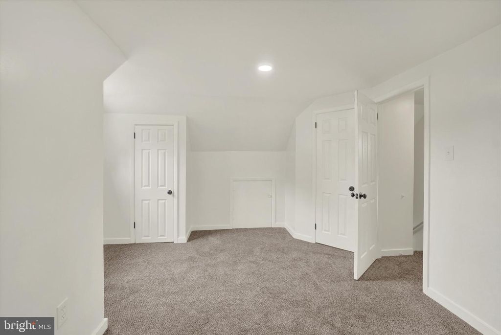Image 20 of property listing at 152 SYLVAN DR, York, PA 17402