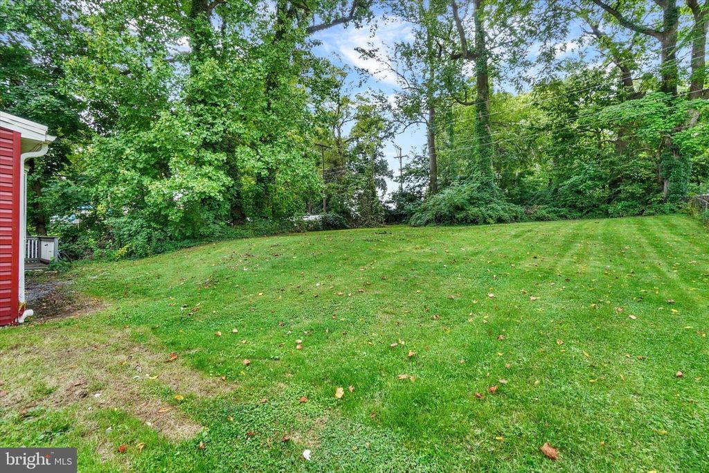 Image 23 of property listing at 152 SYLVAN DR, York, PA 17402
