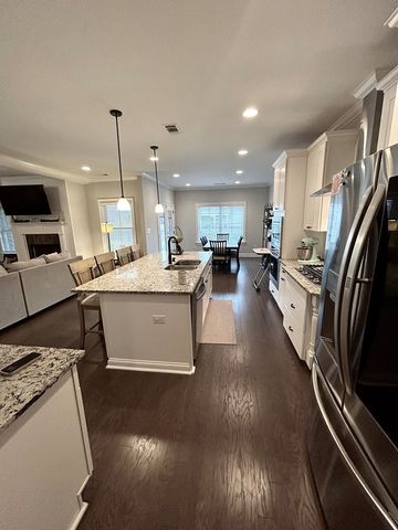 670 Charleston Mills Dr, Midland City, AL 36350