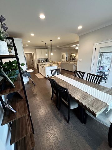 670 Charleston Mills Dr, Midland City, AL 36350