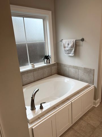 670 Charleston Mills Dr, Midland City, AL 36350