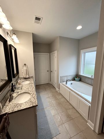 670 Charleston Mills Dr, Midland City, AL 36350